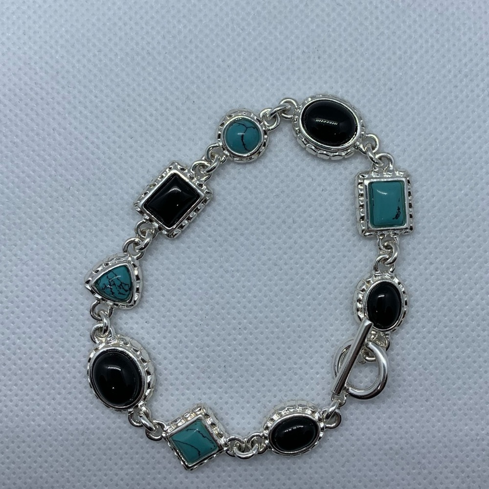 Turquoise and black onyx silver 7 inch bracelet